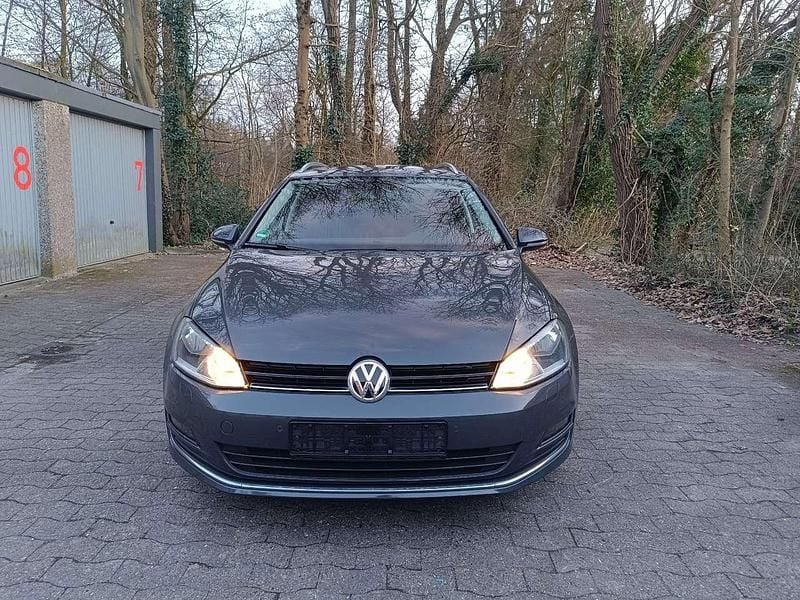 Gebraucht VW Golf VII LOUNGE 110 PS (80 kW) 2015 Grau Limousine