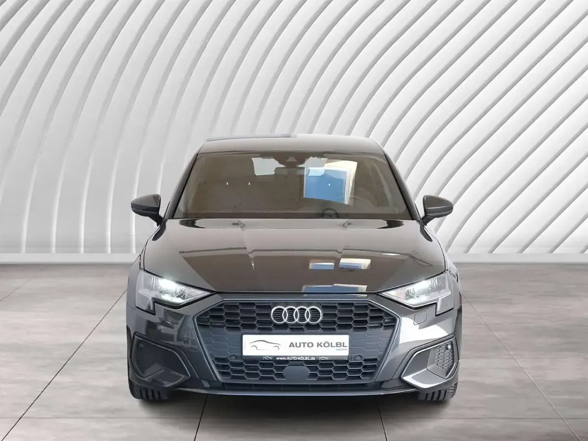 Gebraucht Audi A3 150 PS (110 kW) 2023 Manhattangrau metallic Limousine