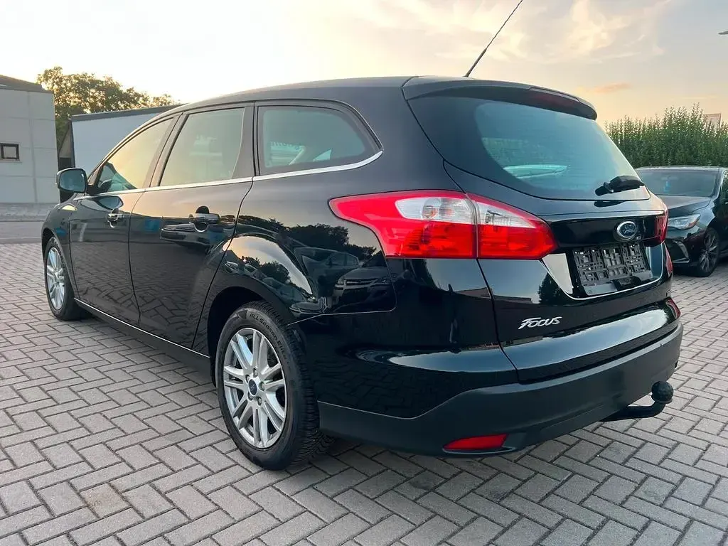 Gebraucht Ford Focus Titanium 125 PS (91 kW) 2012 Schwarz Kombi