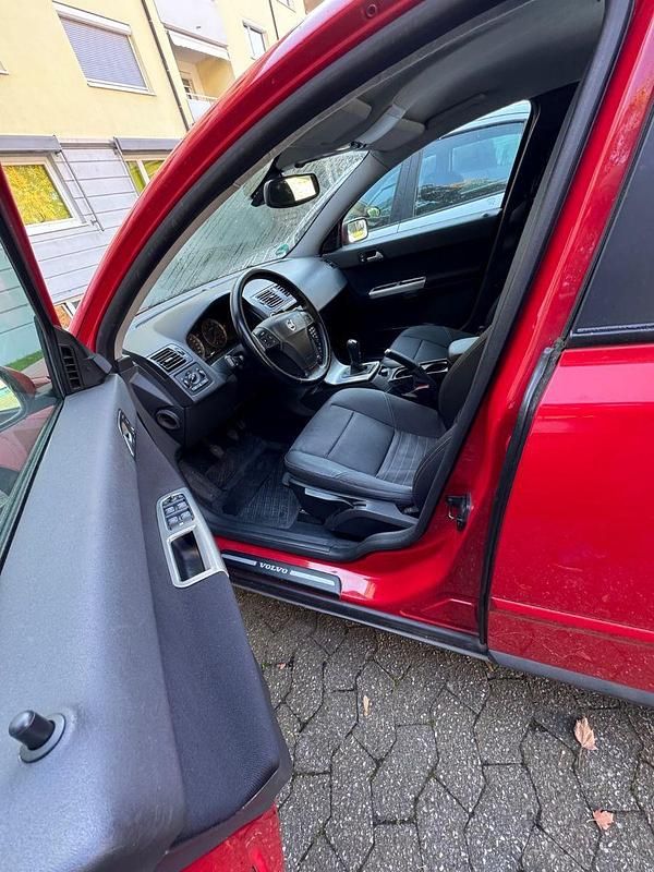 Gebraucht Volvo V50 Momentum 140 PS (102 kW) 2004 Rot Kombi