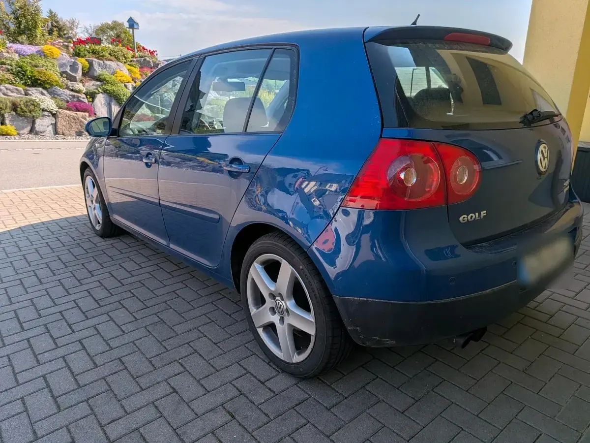 Używany VW Golf V 150 KM (110 kW) 2005 Niebieski Hatchback