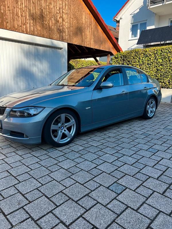 Gebraucht BMW 320 150 PS (110 kW) 2007 Grün Limousine