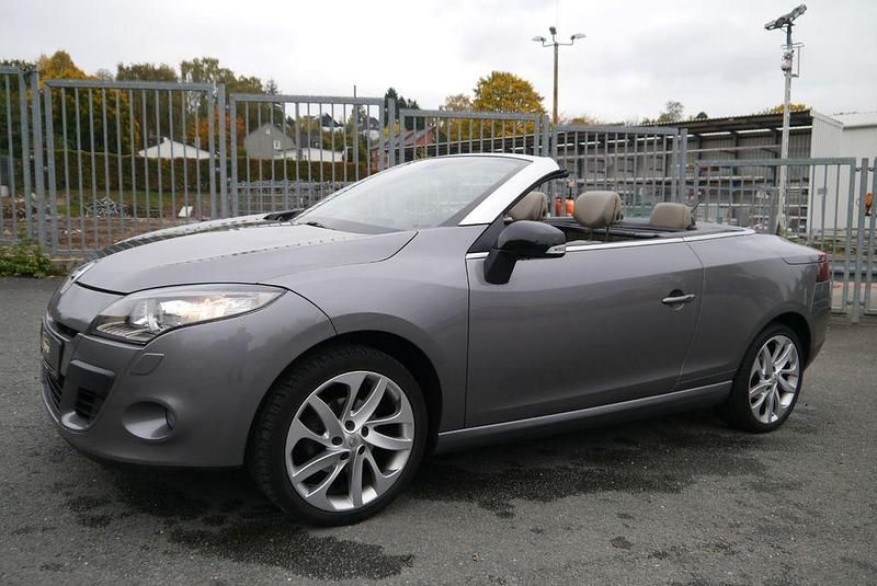 Grau Gebraucht 2013 Renault Mégane Cabriolet Luxe Cabrio | 6.490 € (Fairer Preis) - Bild 1/4