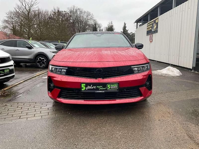 Gebraucht Opel Astra GS Line 181 PS (133 kW) 2023 Chili rot/kardio rot (metallic) Limousine