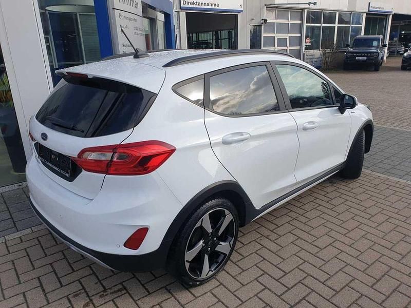 Gebraucht Ford Fiesta Active 95 PS (69 kW) 2020 Frost weiß Kleinwagen