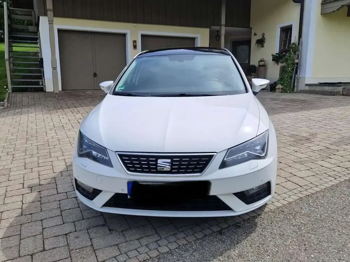 Gebraucht Seat Leon 125 PS (91 kW) 2018 Weiß Limousine