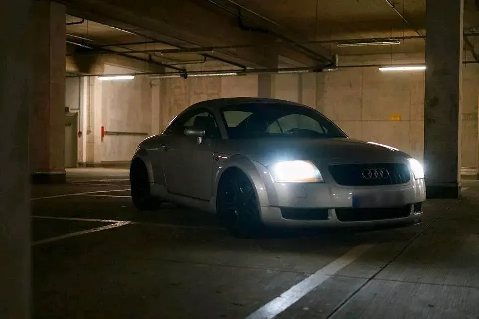Gebraucht Audi TT Performance 225 PS (165 kW) 1999 Silber Coupé