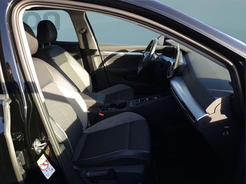 Gebraucht VW Golf VIII 150 PS (110 kW) 2025 Schwarz Kleinwagen