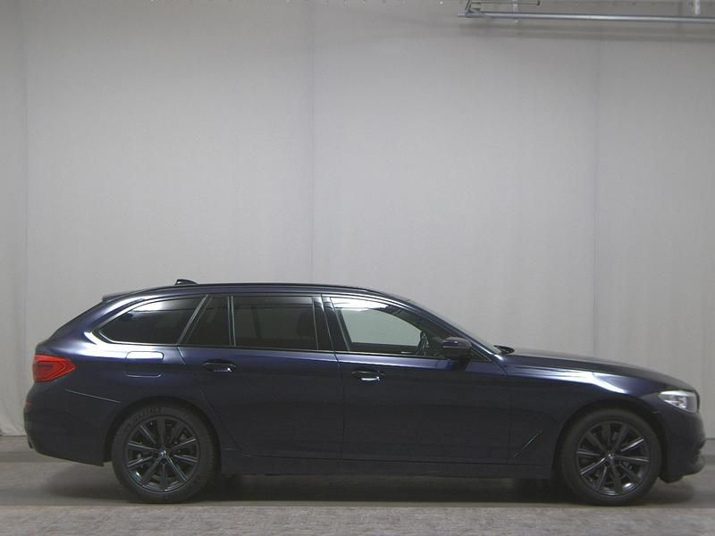 Blau Gebraucht 2020 BMW 520 Sport Line Kombi | 14.490 € (Fairer Preis) - Bild 1/4
