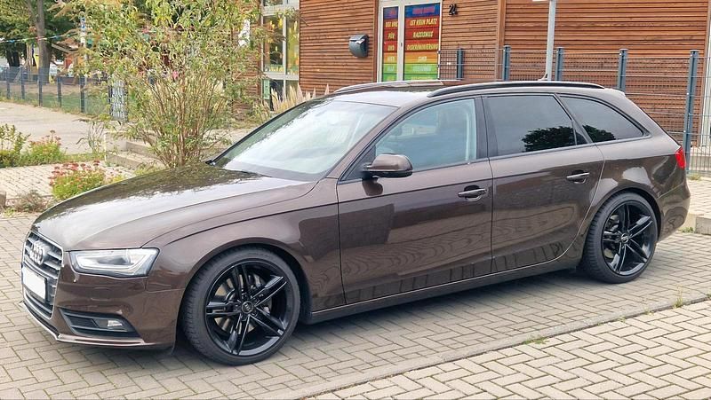 Gebraucht Audi A4 245 PS (180 kW) 2012 Braun Kombi