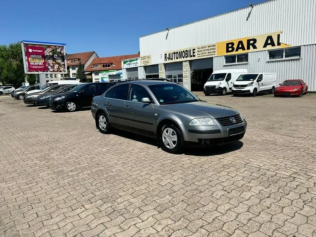 Gebraucht VW Passat Comfortline 122 PS (89 kW) 2003 Grau Limousine
