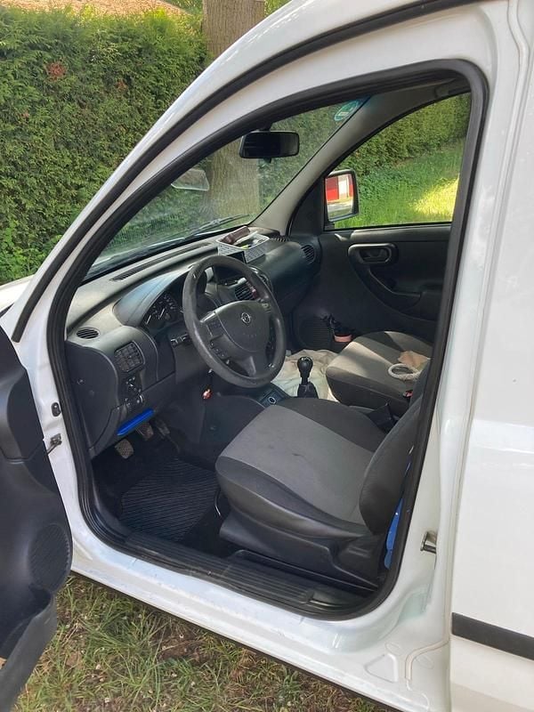 Gebraucht Opel Combo 75 PS (55 kW) 2011 Weiß Pickup