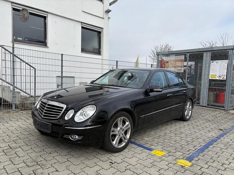 Schwarz Gebraucht 2006 Mercedes E280 Avantgarde Limousine | 5.700 € (Guter Preis) - Bild 1/4