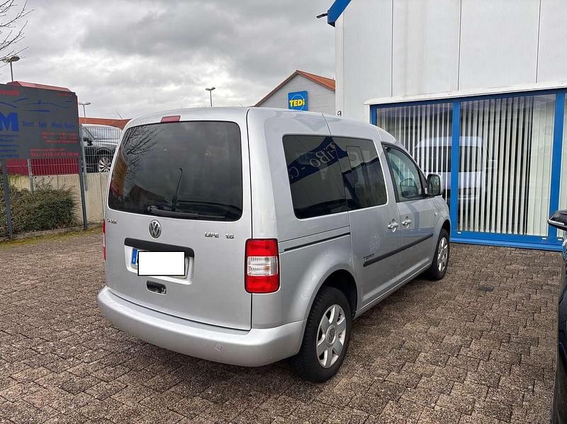 Gebraucht VW Caddy Team 102 PS (75 kW) 2010 Reflexsilber metallic Van / Kleinbus