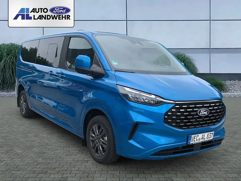Gebraucht Ford Tourneo Custom Titanium 170 PS (125 kW) 2025 Blau Van
