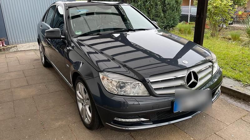 Grau Gebraucht 2010 Mercedes C300 Avantgarde Limousine | 10.999 € (Fairer Preis) - Bild 1/4