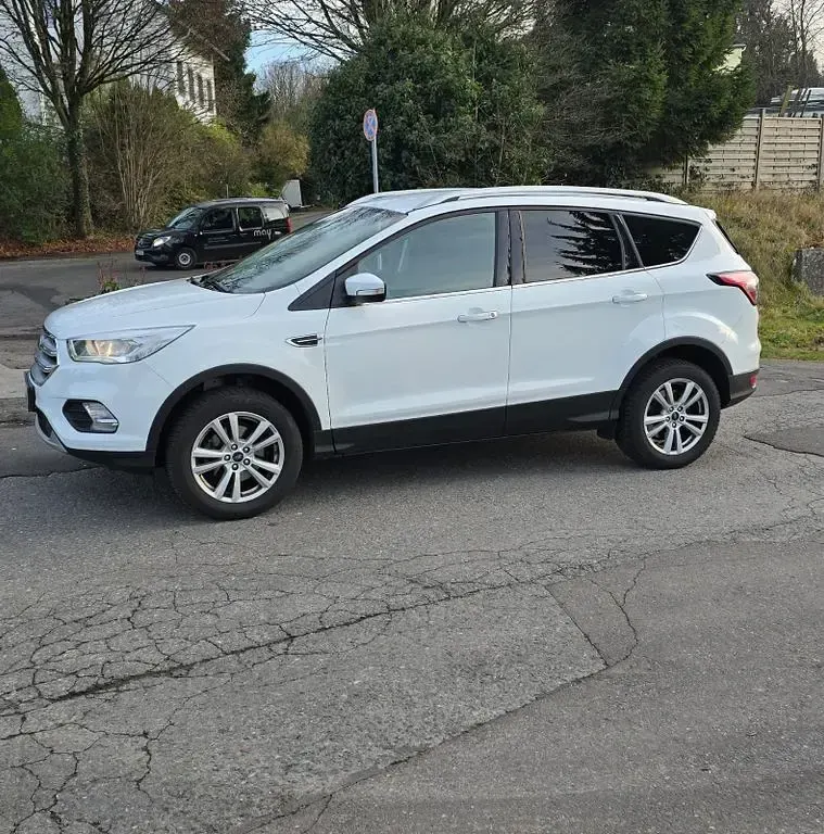 Gebraucht Ford Kuga Cool & Connect 120 PS (88 kW) 2019 Weiß SUV