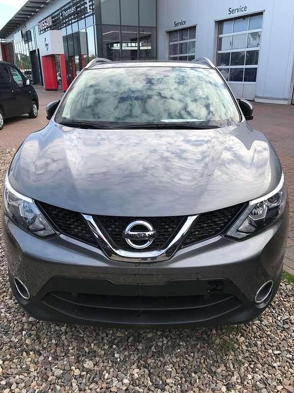 Grau Gebraucht 2016 Nissan Qashqai Tekna SUV | 12.000 € (Guter Preis) - Bild 1/4