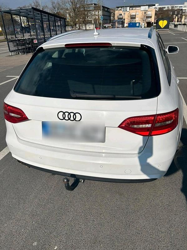 Gebraucht Audi A4 143 PS (105 kW) 2012 Weiß Kombi