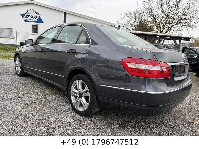 Gebraucht Mercedes E250 204 PS (150 kW) 2009 Grau Limousine