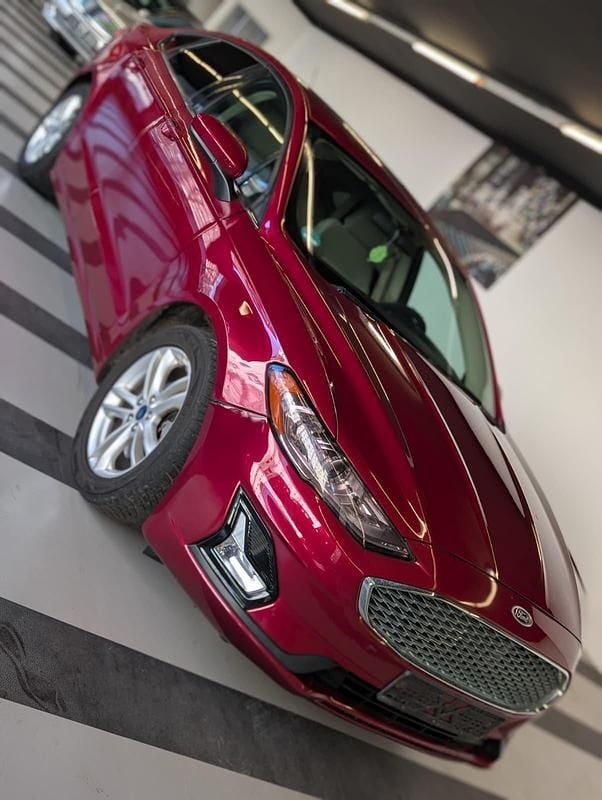 Gebraucht Ford Fusion 178 PS (130 kW) 2018 Rot Limousine