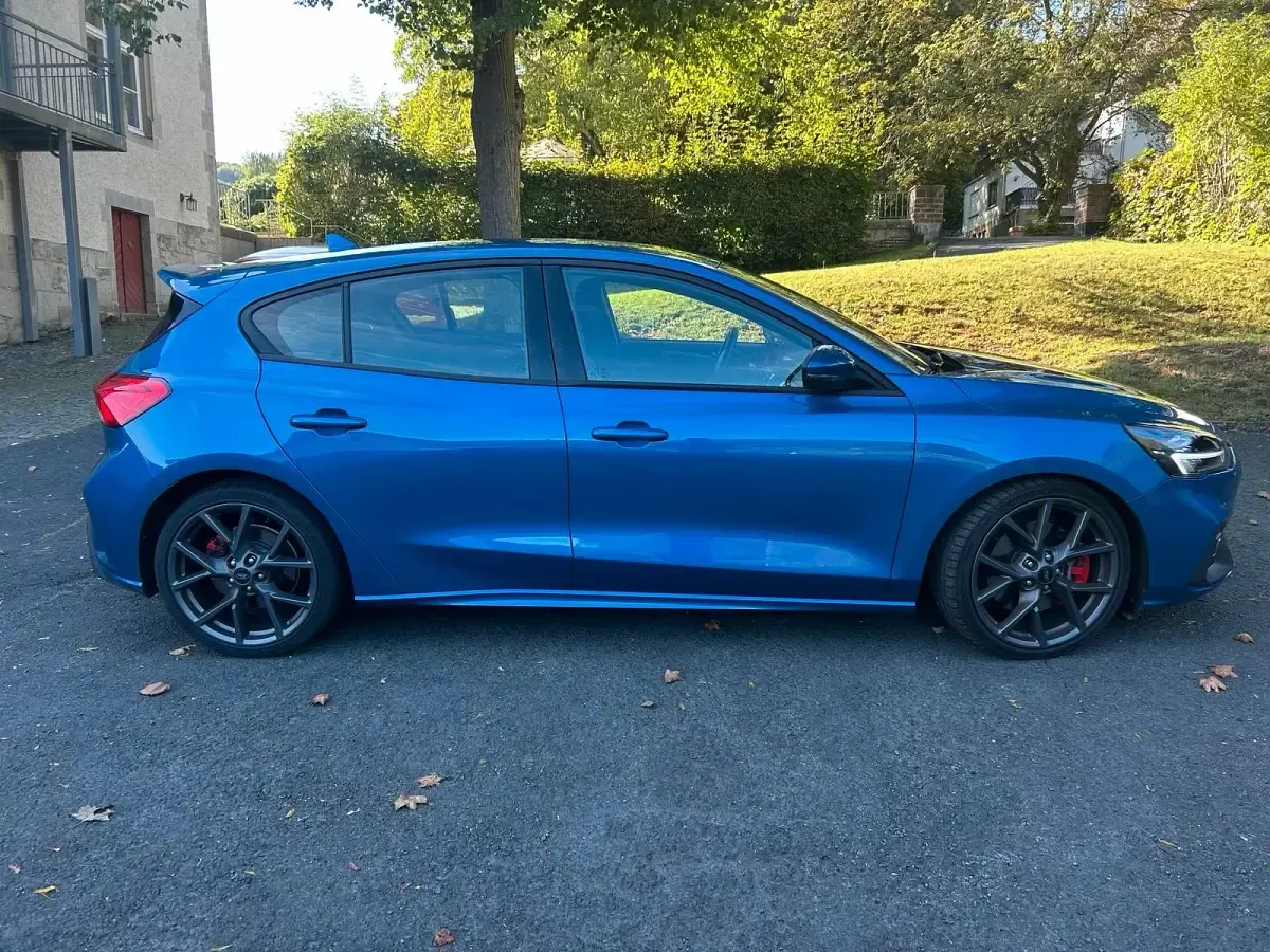 Gebraucht Ford Focus ST 190 PS (139 kW) 2019 Blau Limousine