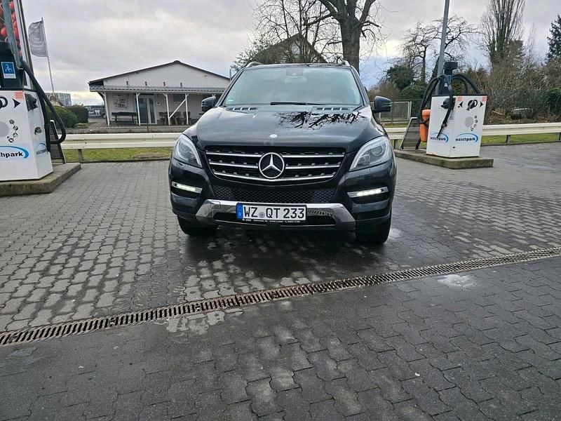 Gebraucht Mercedes ML350 258 PS (189 kW) 2013 Schwarz SUV