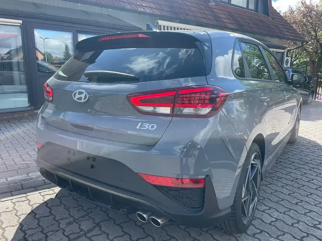 Neu Hyundai i30 N Line 150 PS (110 kW) 2026 Grau Limousine