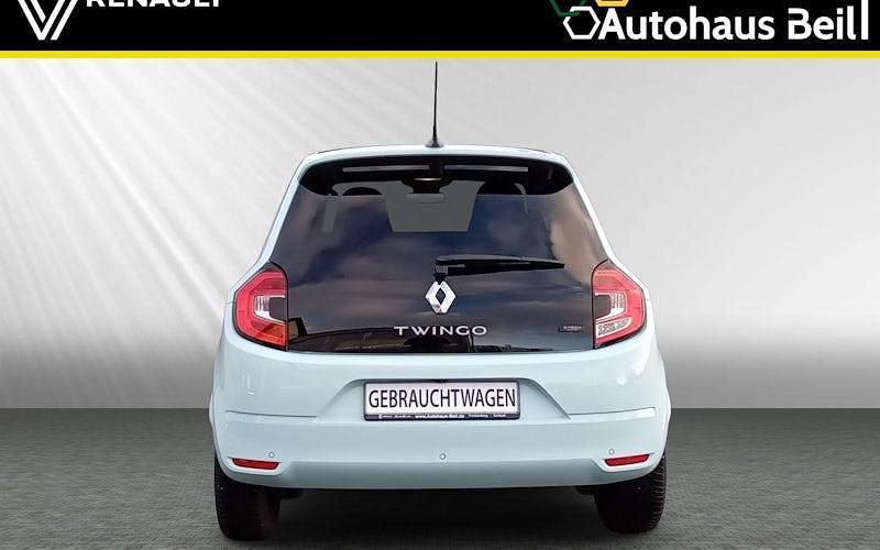 Second-hand Renault Twingo Techno 60 kW (82 CP) 2023 Albastru Hatchback