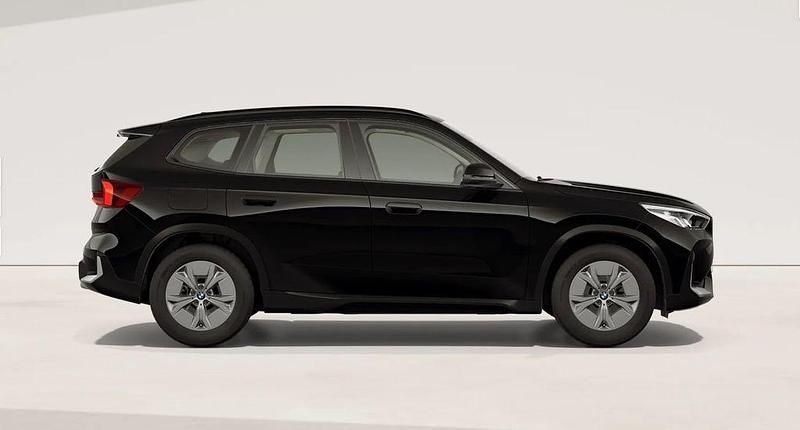 Neu BMW iX1 150 kW (204 PS) 2026 Schwarz SUV