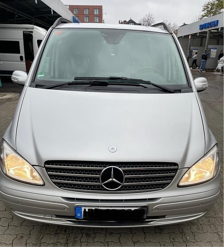 Silber Gebraucht 2007 Mercedes Viano Van / Kleinbus | 13.000 € (Teuer) - Bild 1/4