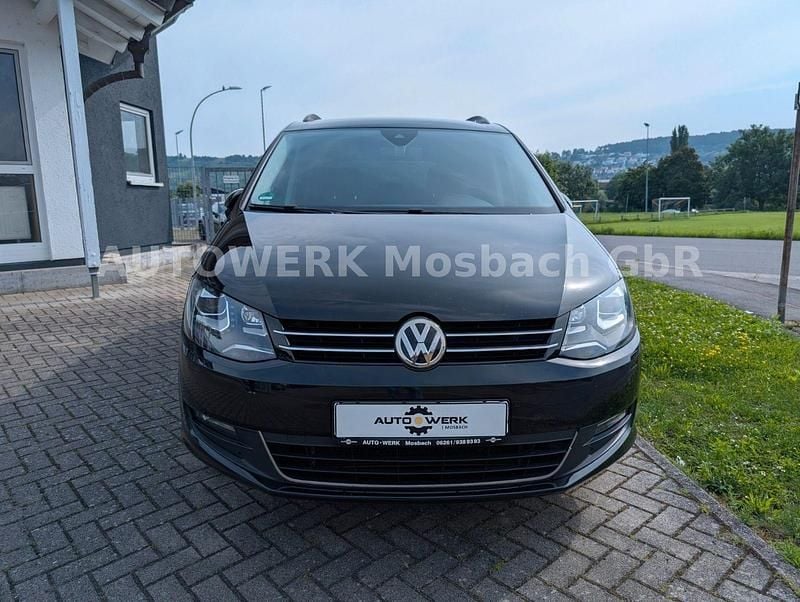 Schwarz Gebraucht 2015 VW Sharan Comfortline Van / Kleinbus | 11.700 € (Fairer Preis) - Bild 1/4