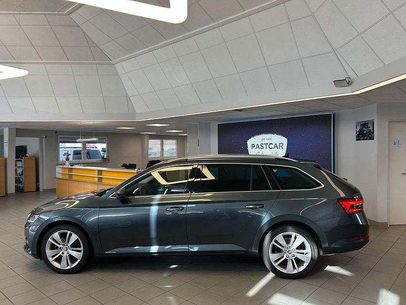 Gebraucht Skoda Superb Style 150 PS (110 kW) 2019 Grau Kombi