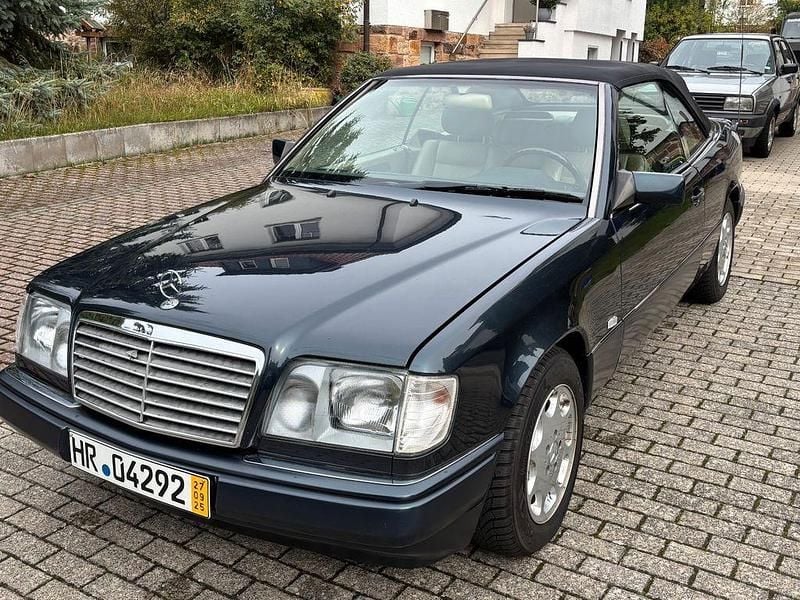 Second-hand Mercedes E320 220 CP (161 kW) 1996 Albastru Cabrio