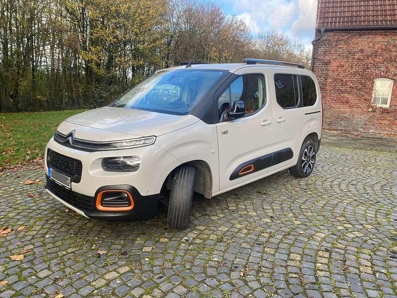 Beige Gebraucht 2019 Citroën Berlingo XTR Kombi | 15.500 € (Fairer Preis) - Bild 1/4
