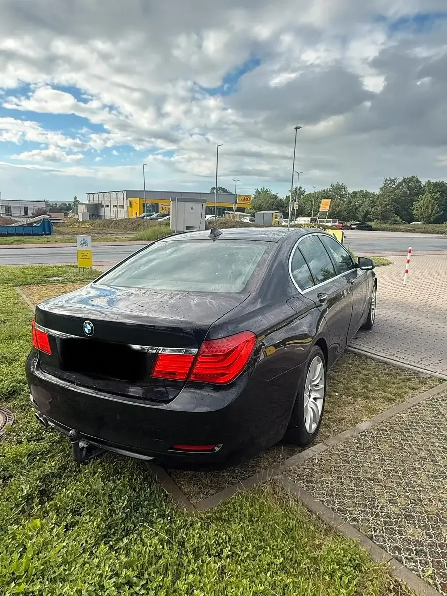 Gebraucht BMW 730 245 PS (180 kW) 2009 Schwarz Limousine