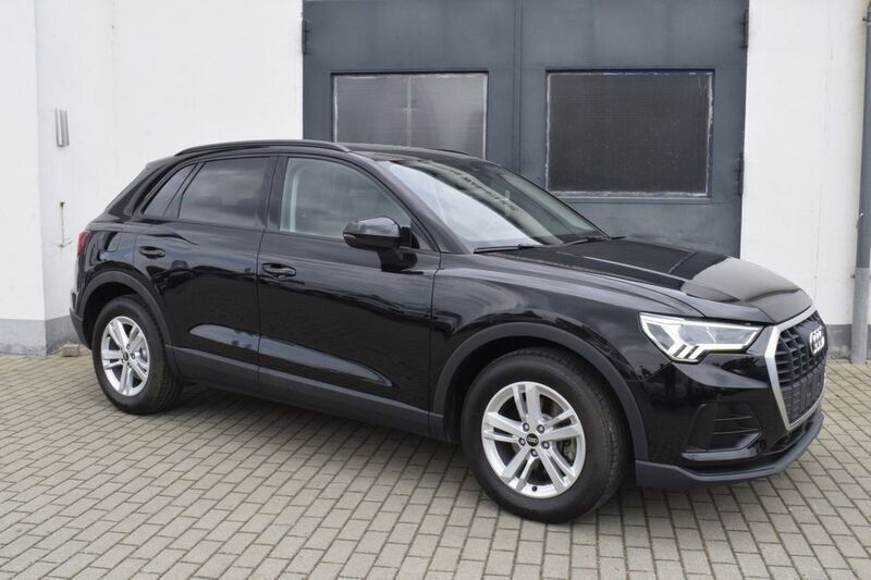 Schwarz Gebraucht 2022 Audi Q3 Ambiente SUV | 28.900 € (Superpreis) - Bild 1/4
