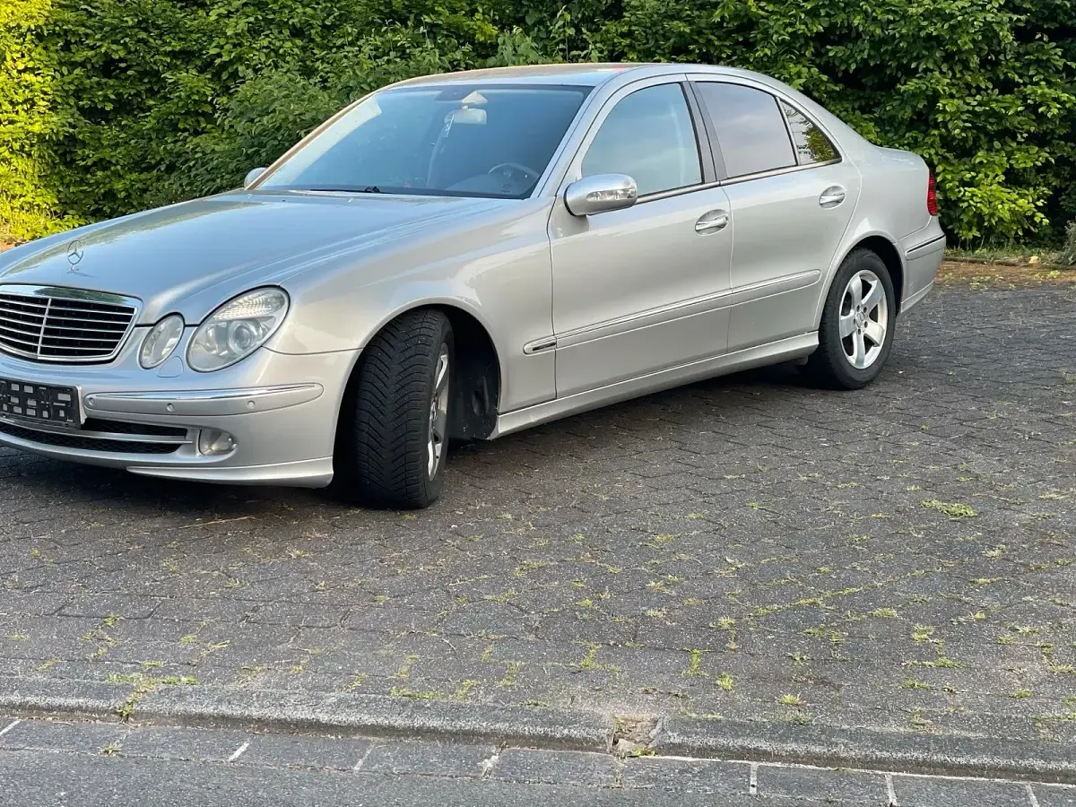 Gebraucht Mercedes E270 177 PS (130 kW) 2004 Limousine