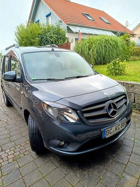Grau Gebraucht 2018 Mercedes Citan 111 Edition Kombi | 13.600 € (Guter Preis) - Bild 1/4