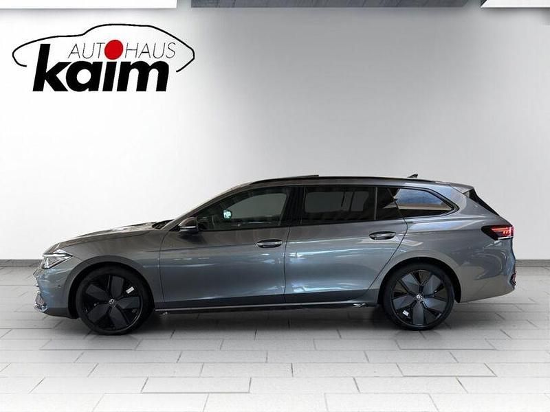 Gebraucht VW Passat R-line 193 PS (141 kW) 2025 Grau Kombi