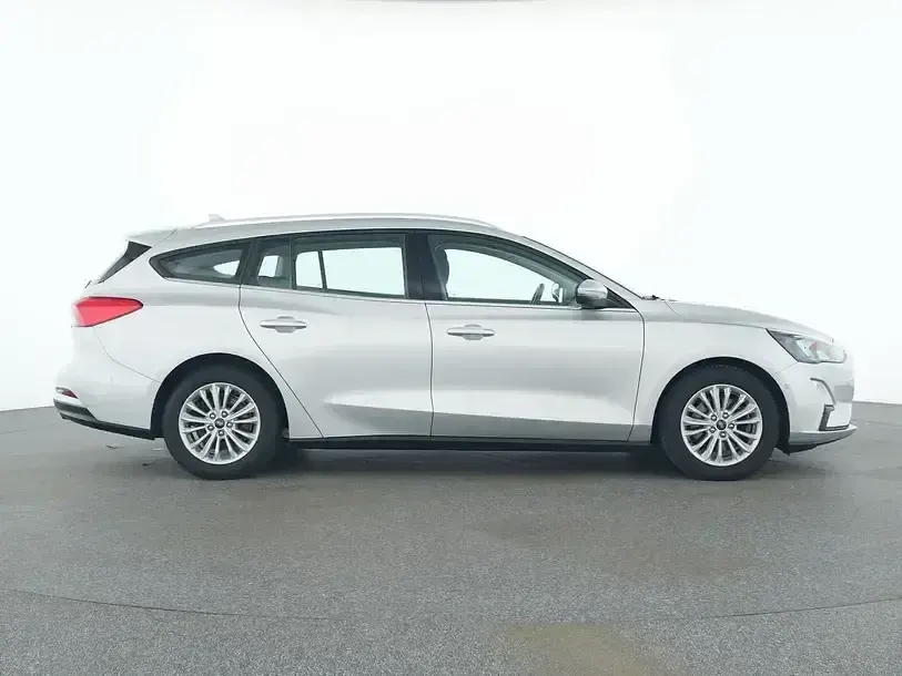 Gebraucht Ford Focus Titanium 125 PS (91 kW) 2021 Silber Kombi