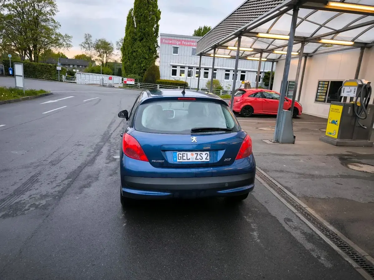 Gebraucht Peugeot 207 73 PS (53 kW) 2007 Blau Kleinwagen