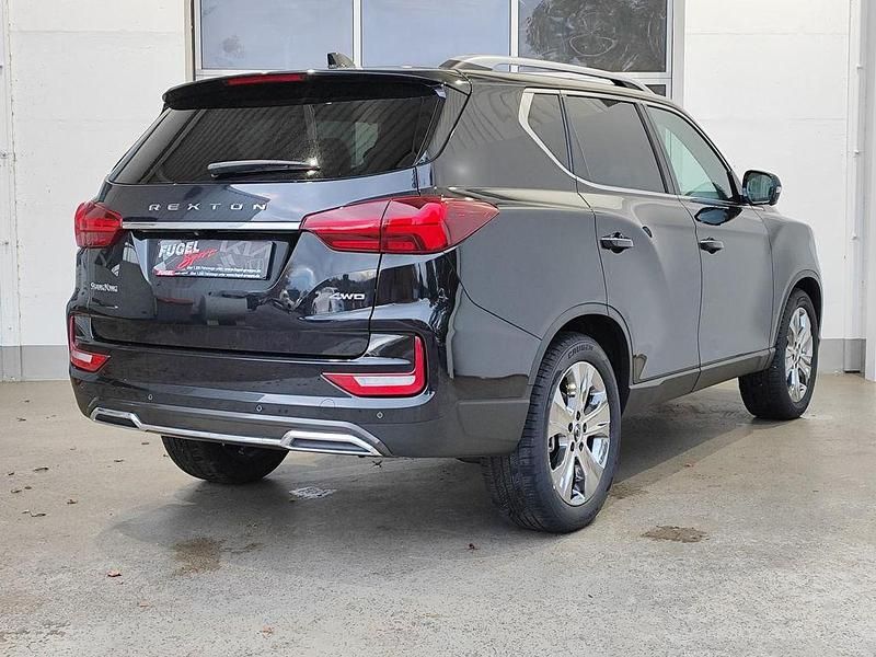 Neu Ssangyong (KGM) Rexton Sapphire 201 PS (147 kW) 2025 Space black SUV