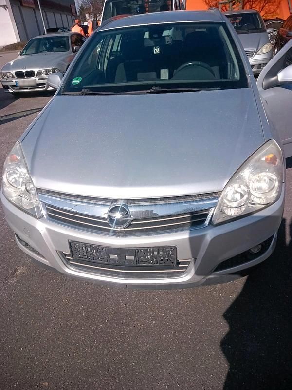 Gebraucht Opel Astra 116 PS (85 kW) 2007 Silber Kombi
