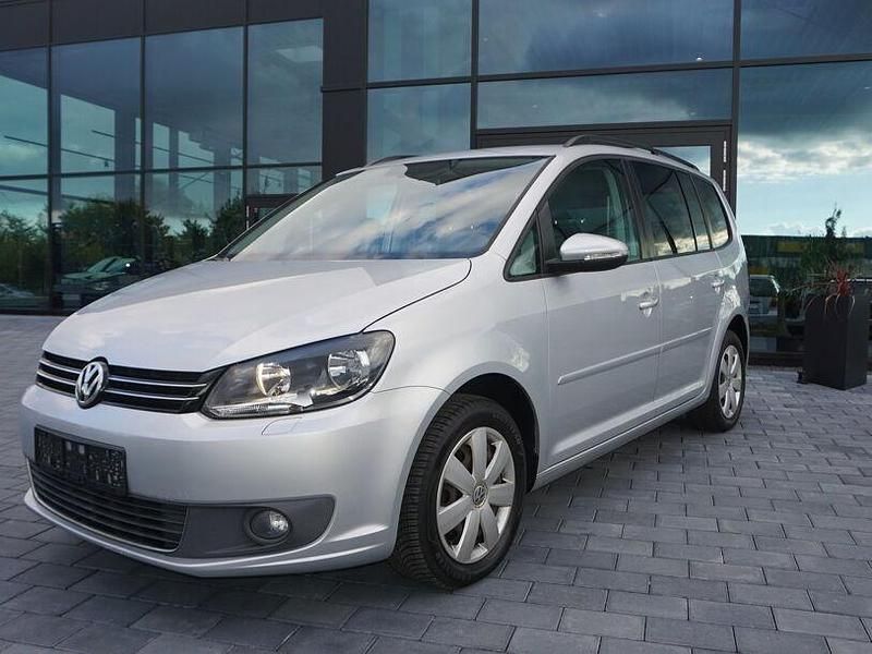 Grau Gebraucht 2012 VW Touran Comfortline Van / Kleinbus | 11.985 € (Teuer) - Bild 1/4