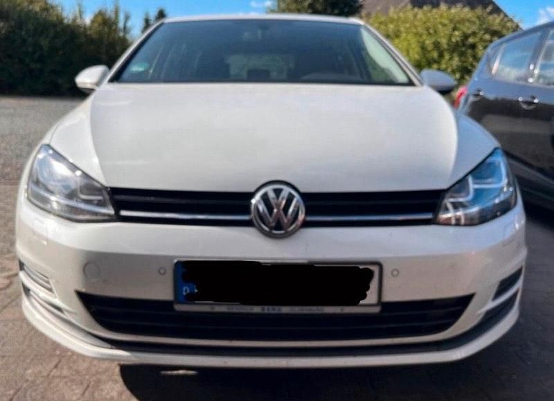 Weiß Gebraucht 2016 VW Golf VII Limousine | 10.800 € (Fairer Preis) - Bild 1/4