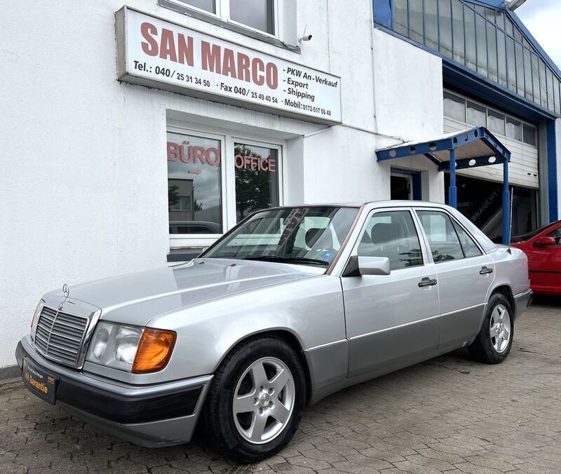 Silber metallic Gebraucht 1991 Mercedes 300 Limousine | 7.990 € - Bild 1/4