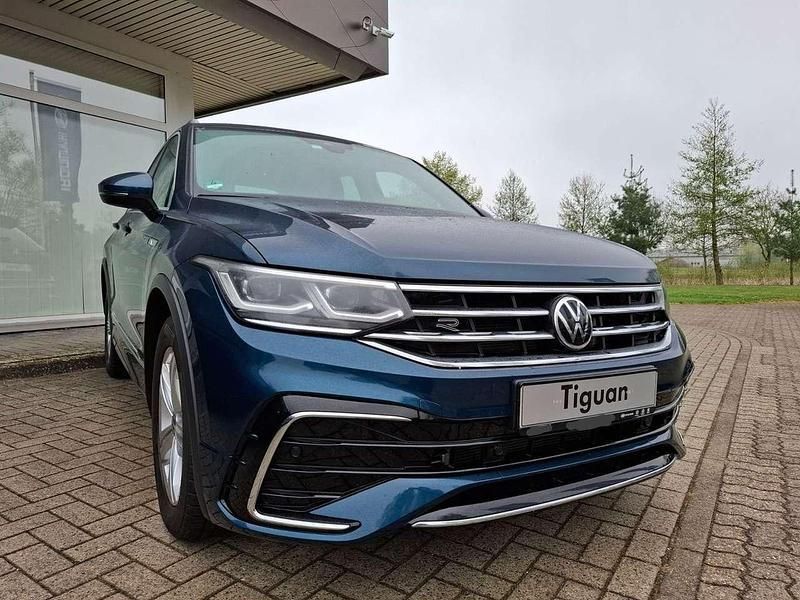Blau Gebraucht 2021 VW Tiguan R-line SUV | 37.990 € (Fairer Preis) - Bild 1/4