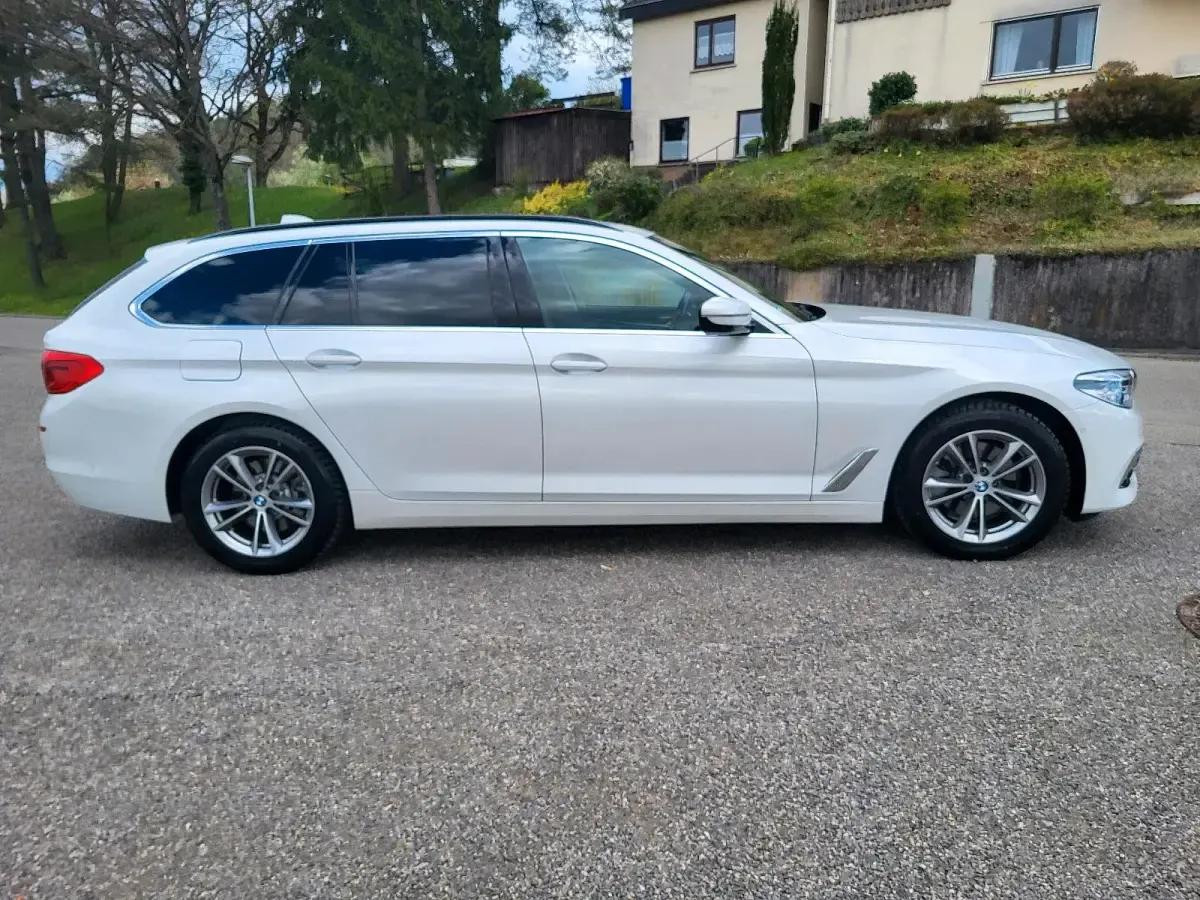 Usata BMW 520 Luxury Line 190 CV (139 kW) 2019 Bianco Station wagon