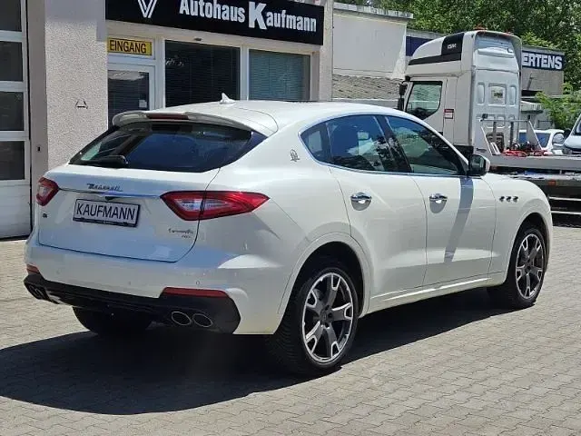 Gebraucht Maserati Levante 349 PS (256 kW) 2019 Weiss SUV